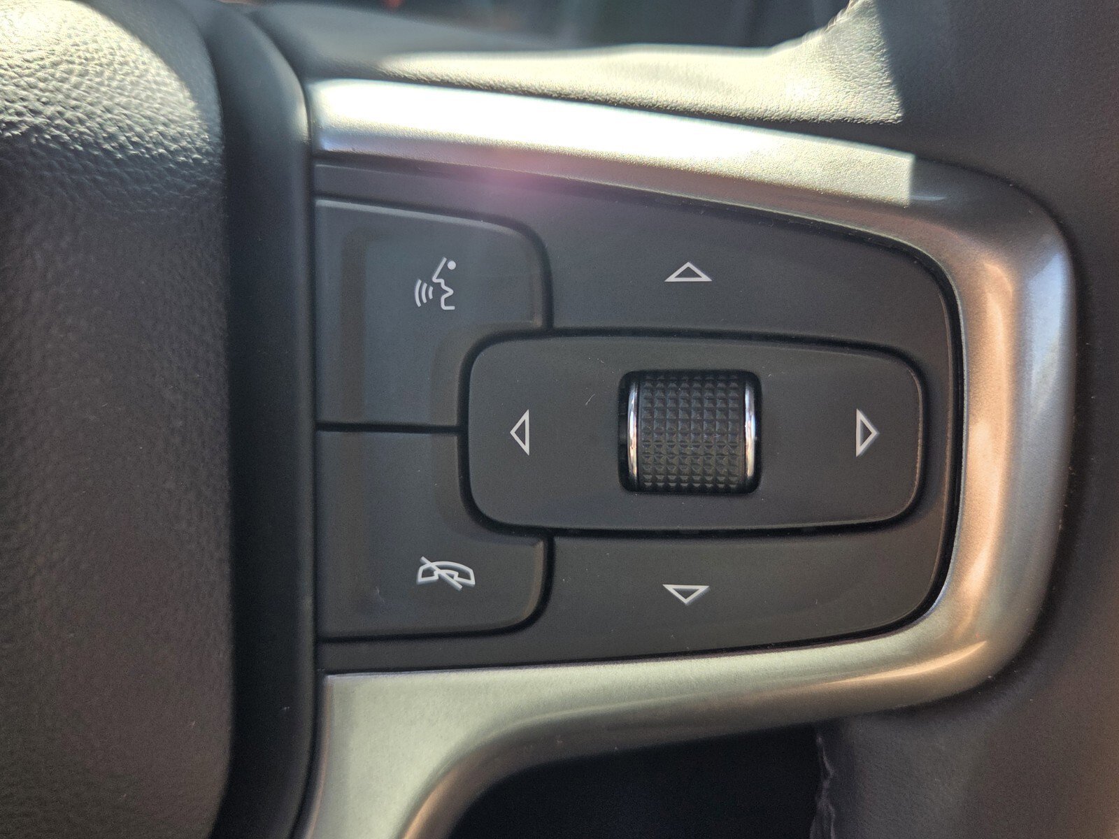 Used 2023 Chevrolet Tahoe Z71 w/ Off-Road Capability Package image 28