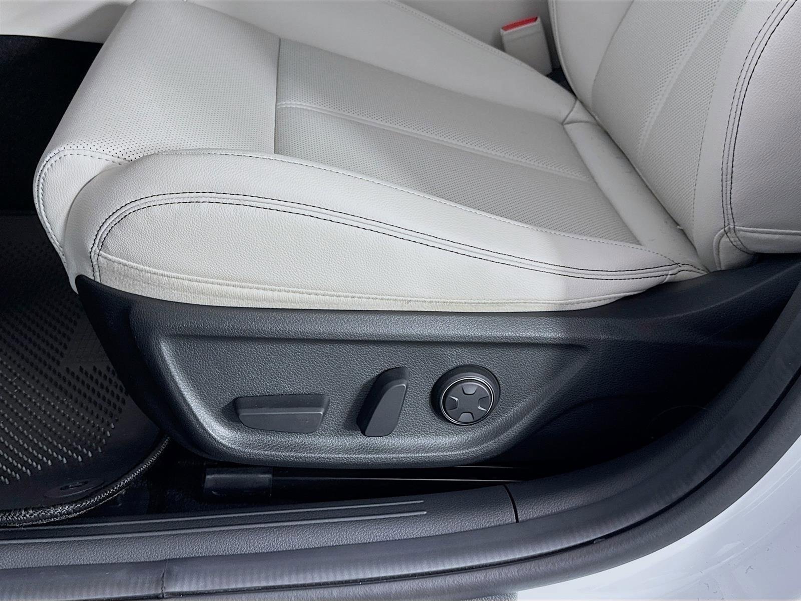 New 2025 Genesis G70 2.5T image 20