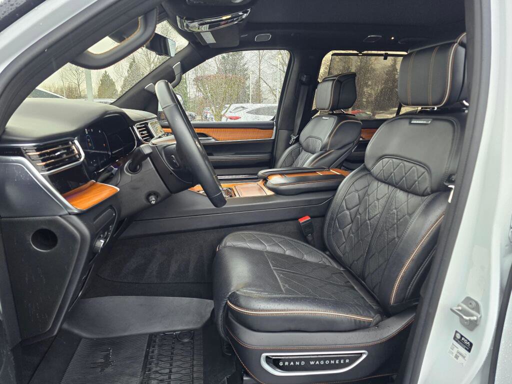 Used 2022 Jeep Grand Wagoneer Series III image 15