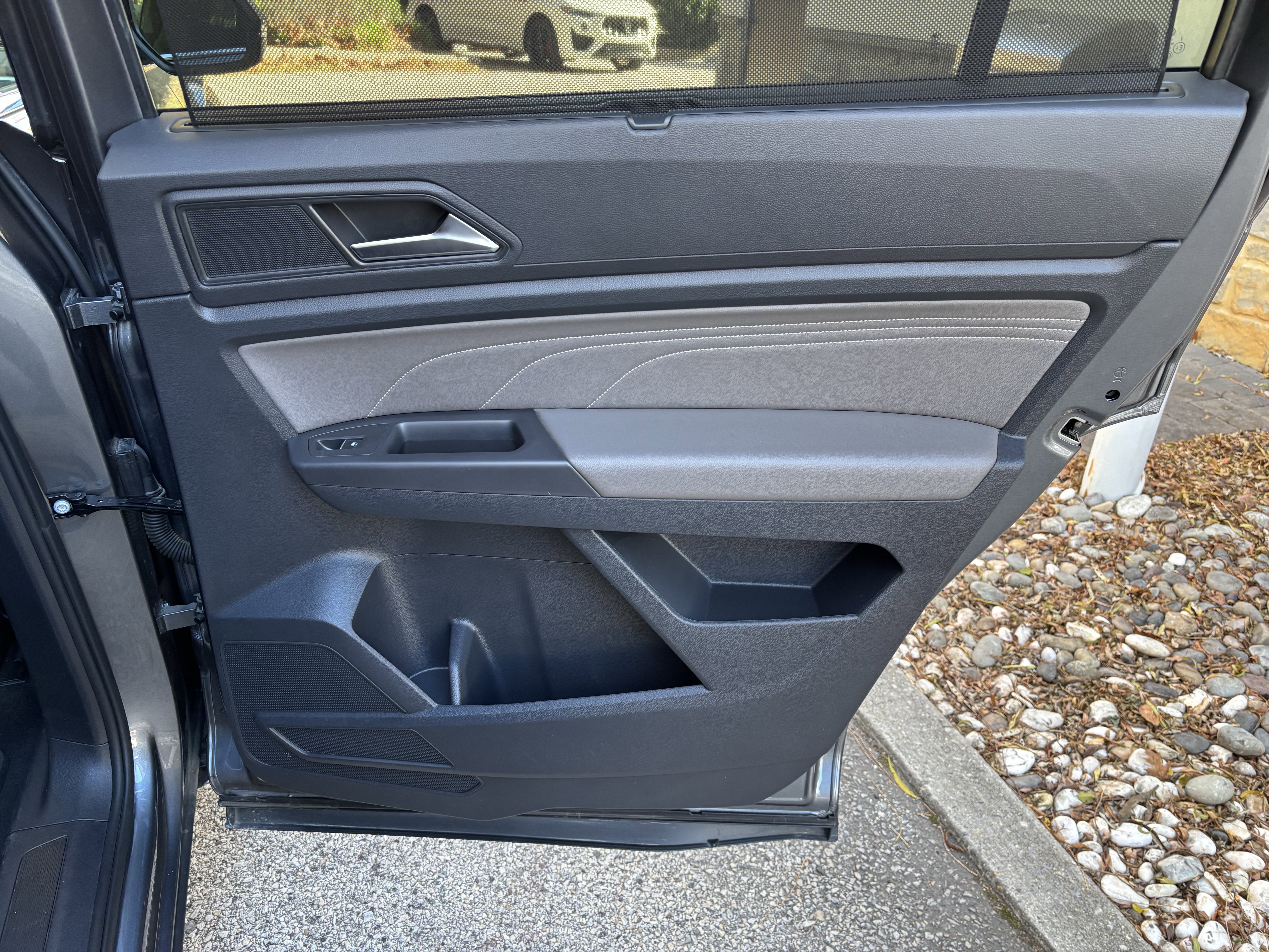 Used 2022 Volkswagen Atlas SE image 23