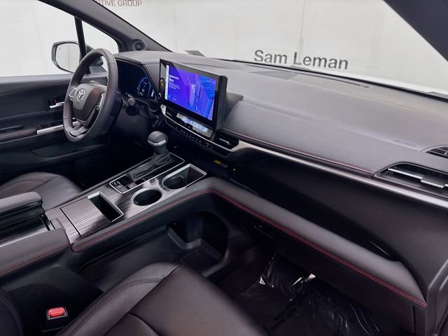 Used 2025 Toyota Sienna XSE w/ XSE Plus Package image 31