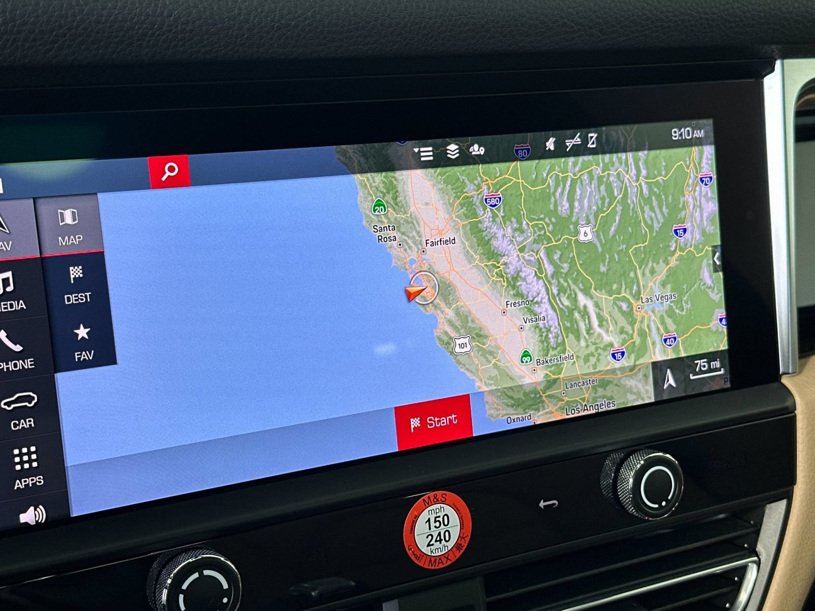Certified 2023 Porsche Macan AWD/4WD image 23