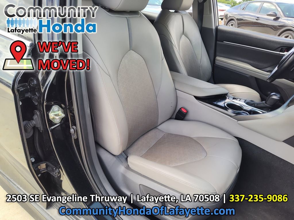 Used 2020 Toyota Camry XSE FWD image 29