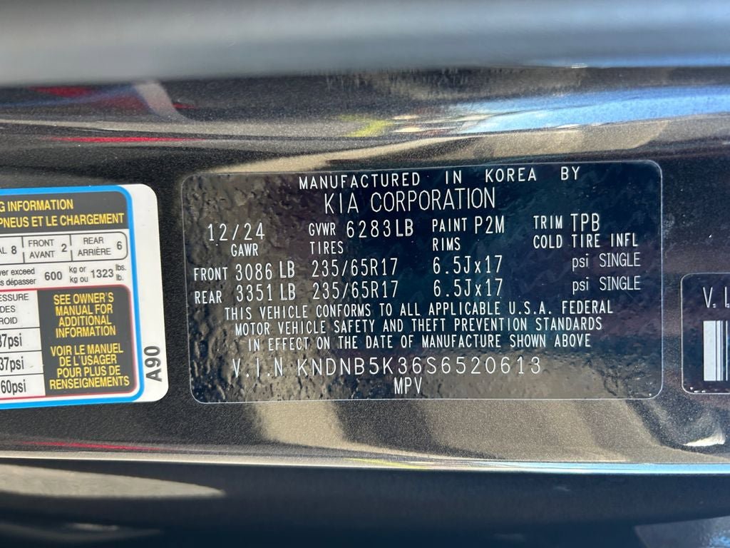 Used 2025 Kia Carnival FWD image 37