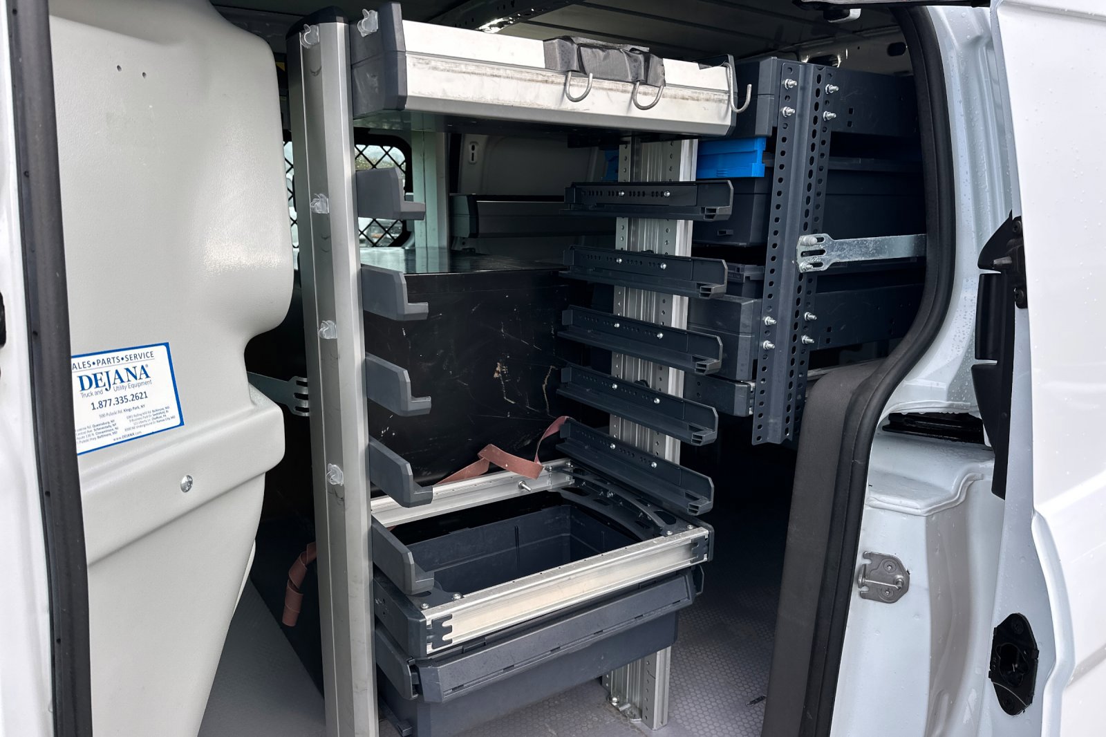 Used 2023 Ford Transit Connect XL image 11