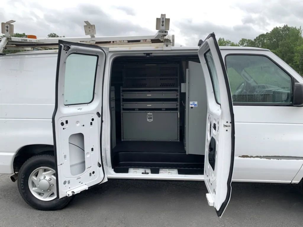 Used 2010 Ford E-250 and Econoline 250 image 9