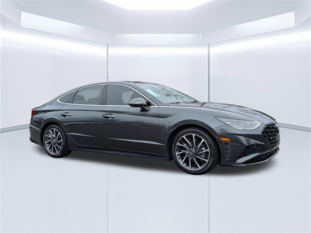 Used 2022 Hyundai Sonata Limited w/ Preferred Accessory Package image 2