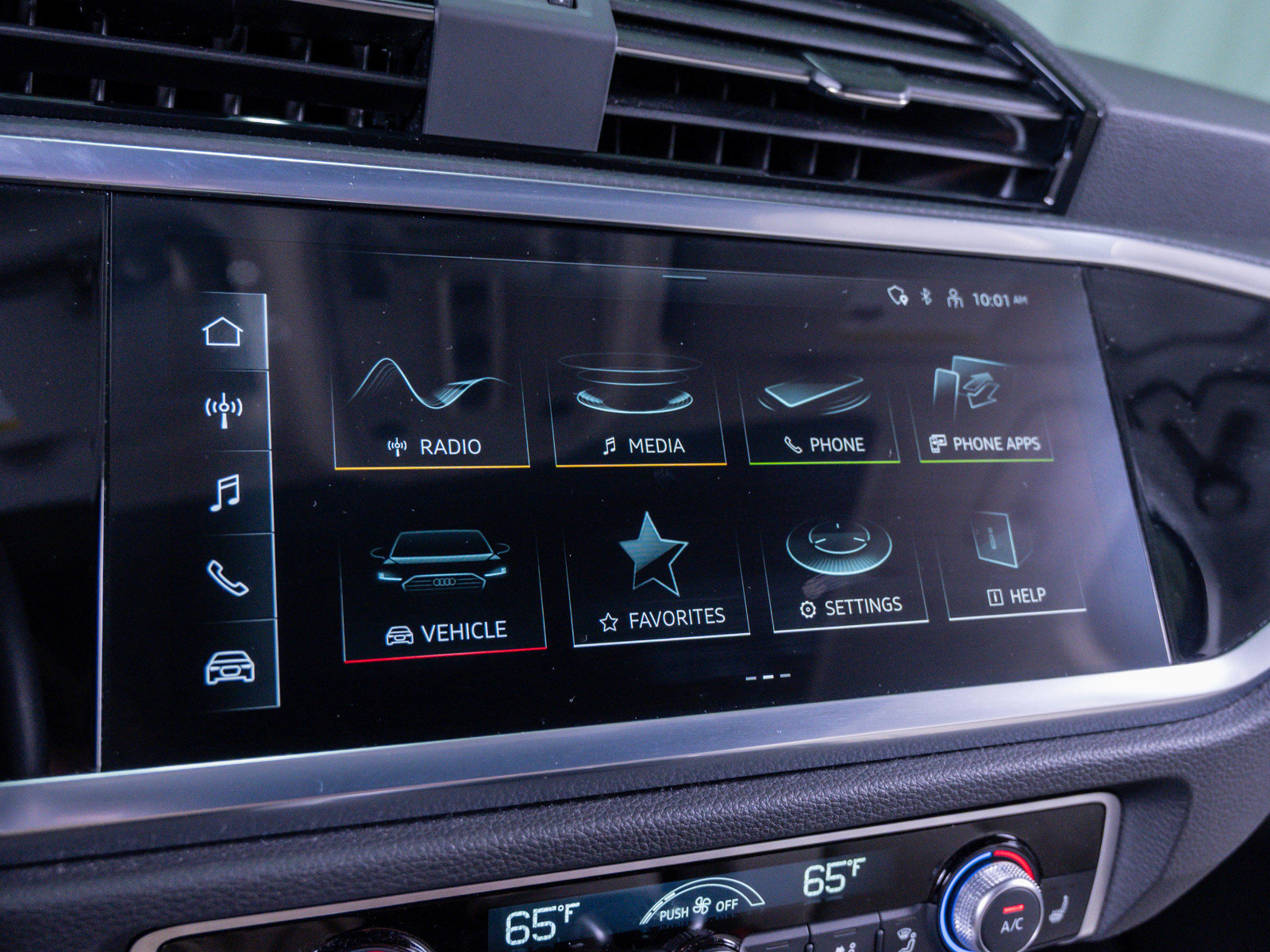 Used 2024 Audi Q3 2.0T Premium Plus w/ Premium Plus Package image 25