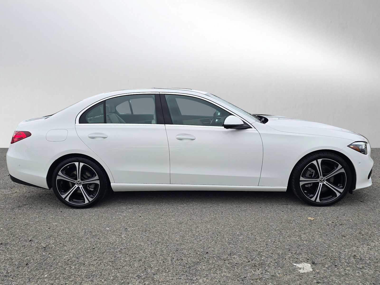 Used 2025 Mercedes-Benz C 300 Sedan image 2