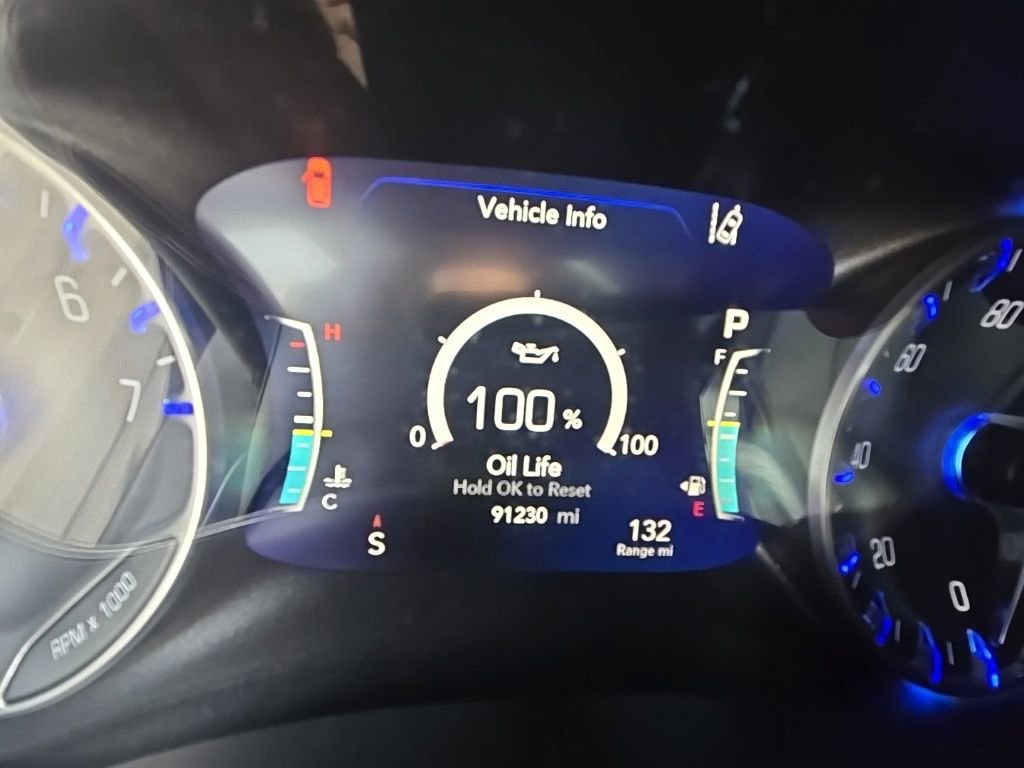 Used 2020 Chrysler Pacifica Touring w/ Advanced Safetytec Group image 13