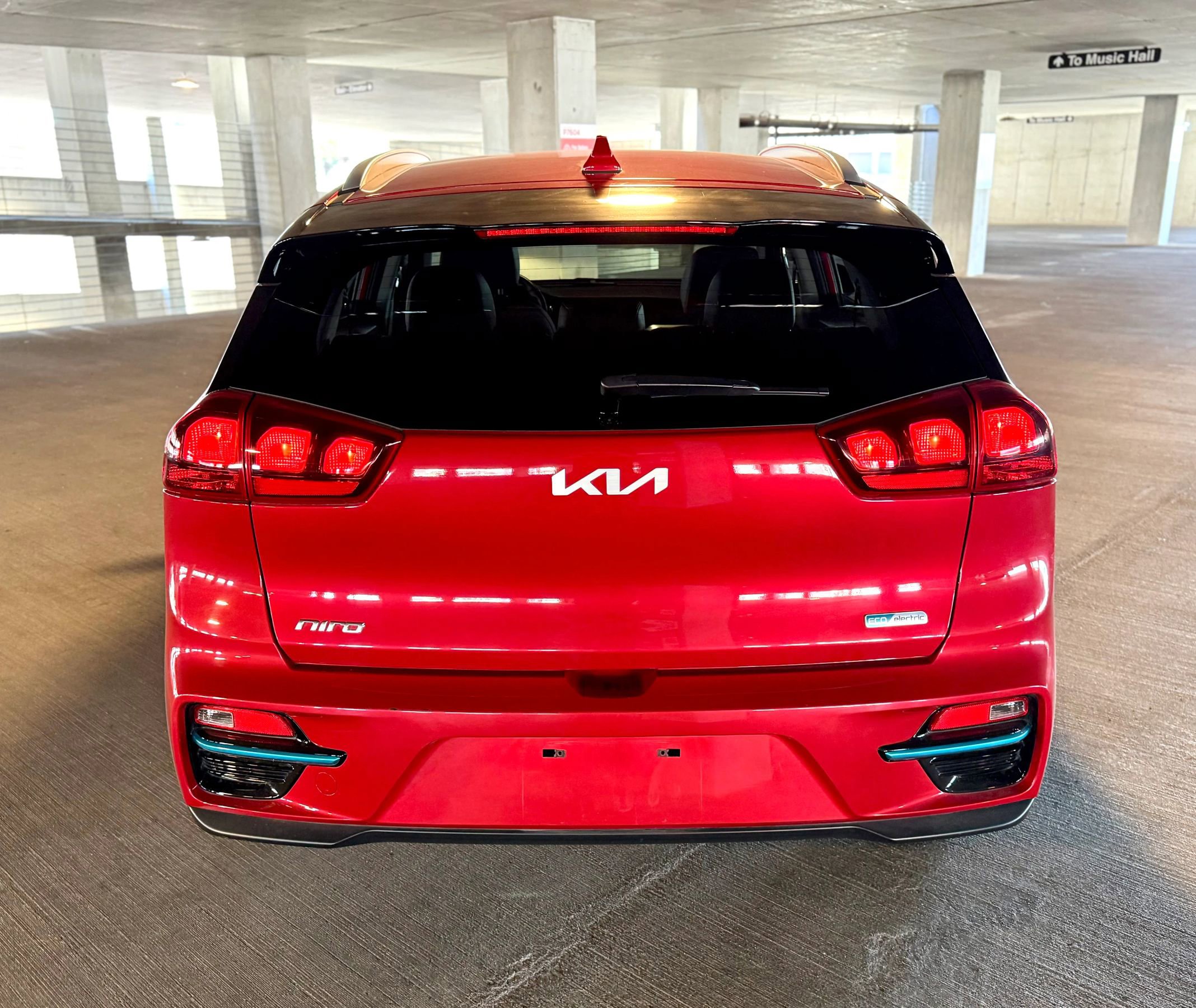 Used 2022 Kia Niro EX image 5