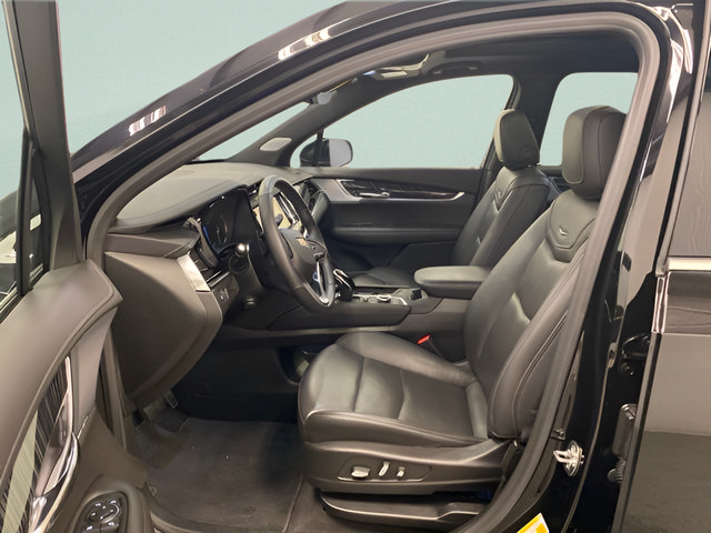 Used 2025 Cadillac XT6 Premium Luxury AWD/4WD image 8