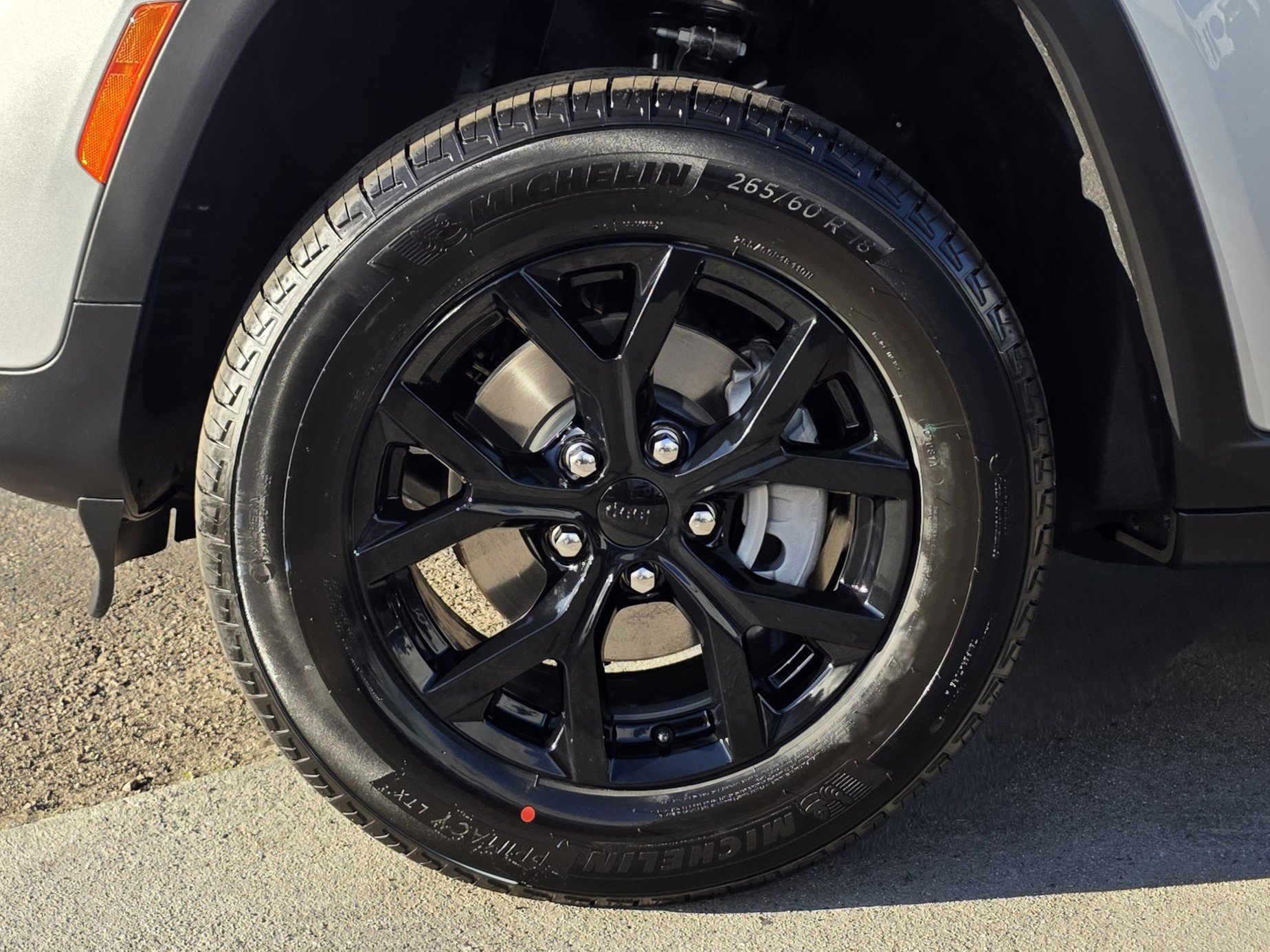 New 2025 Jeep Grand Cherokee Altitude image 9