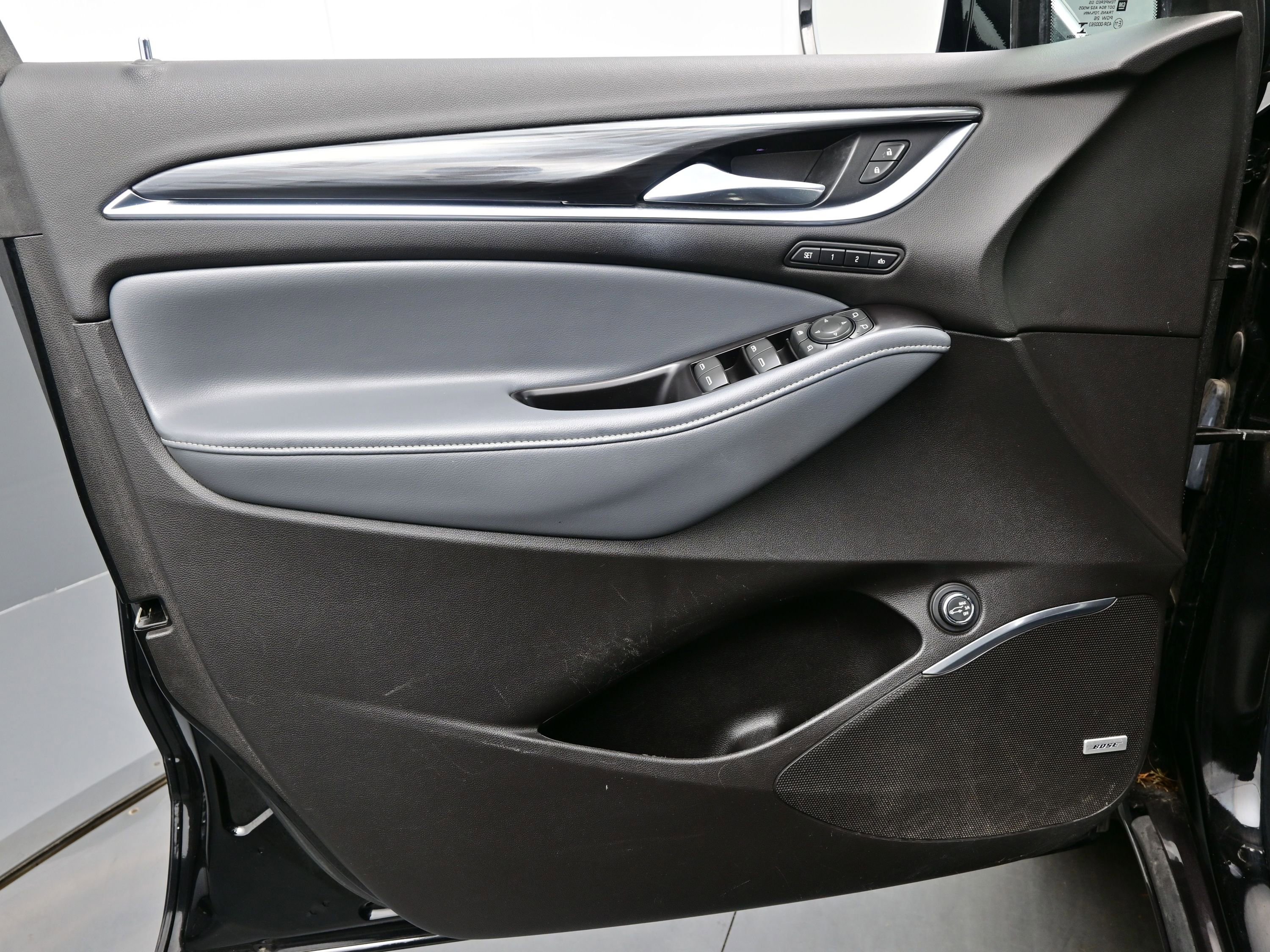 Used 2018 Buick Enclave Premium w/ Experience Buick Package image 9