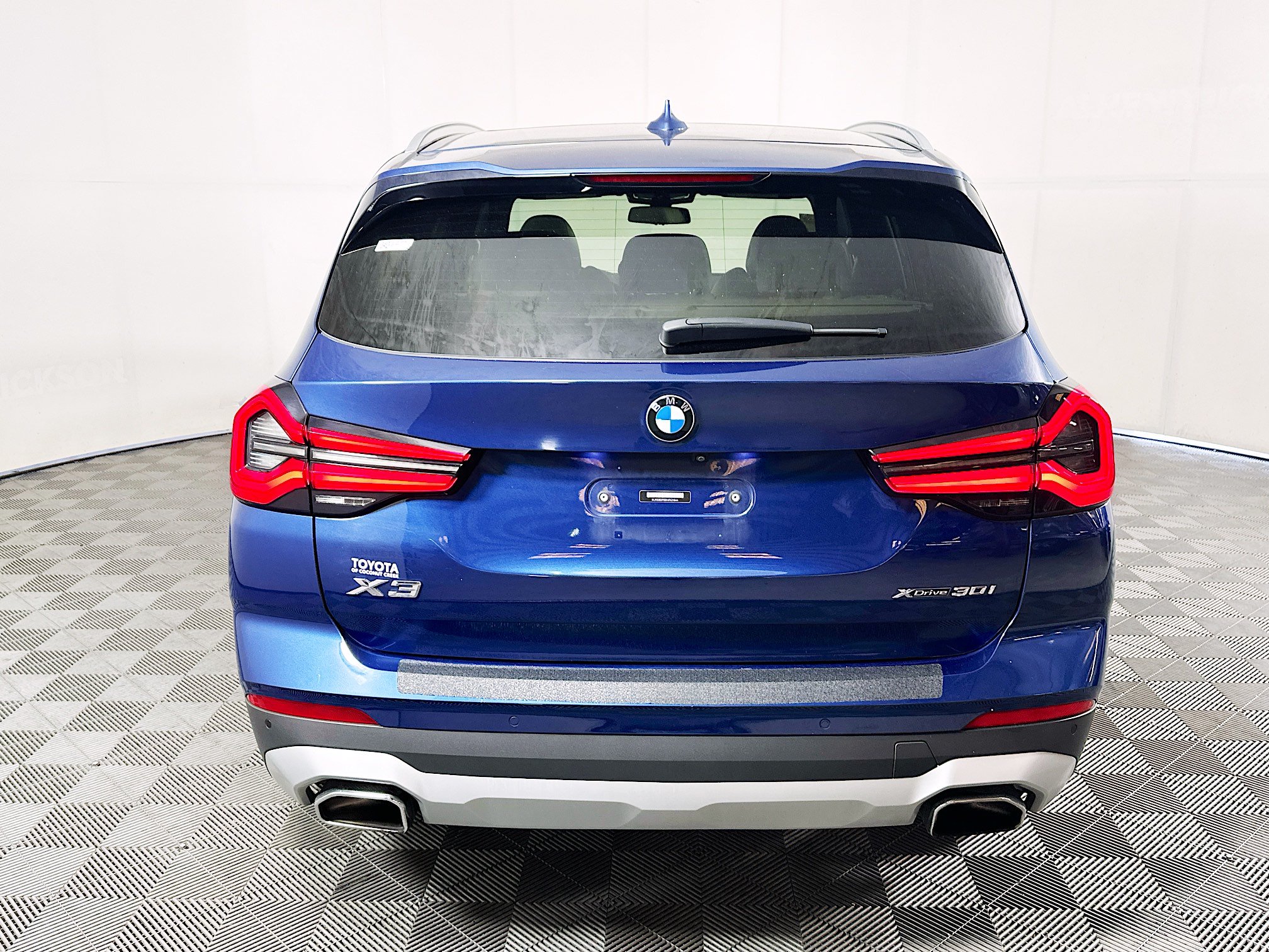 Used 2022 BMW X3 xDrive30i w/ Premium Package 2 AWD/4WD image 4