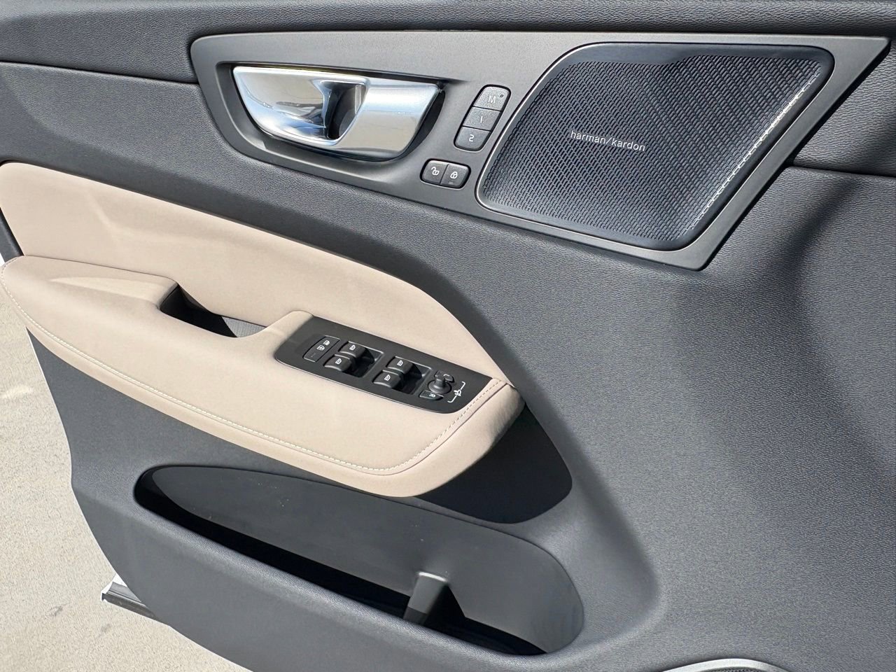 New 2026 Volvo XC60 B5 Plus w/ Protection Package Premier image 16