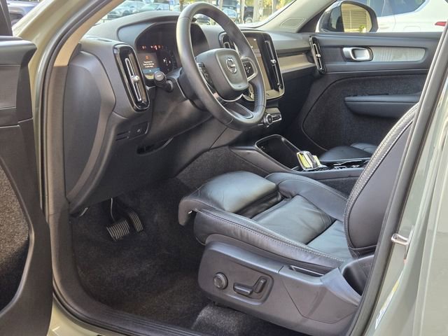 Certified 2023 Volvo XC40 B5 Plus w/ Driver Assist Package image 14