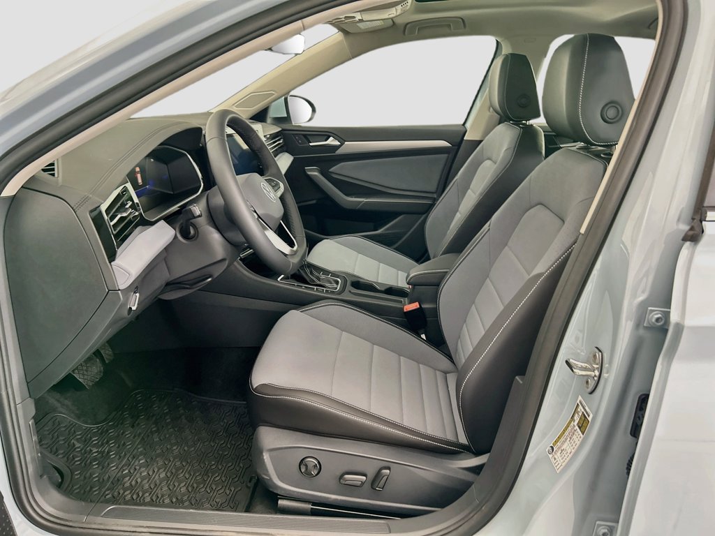 New 2027 Volkswagen Jetta SE FWD image 17
