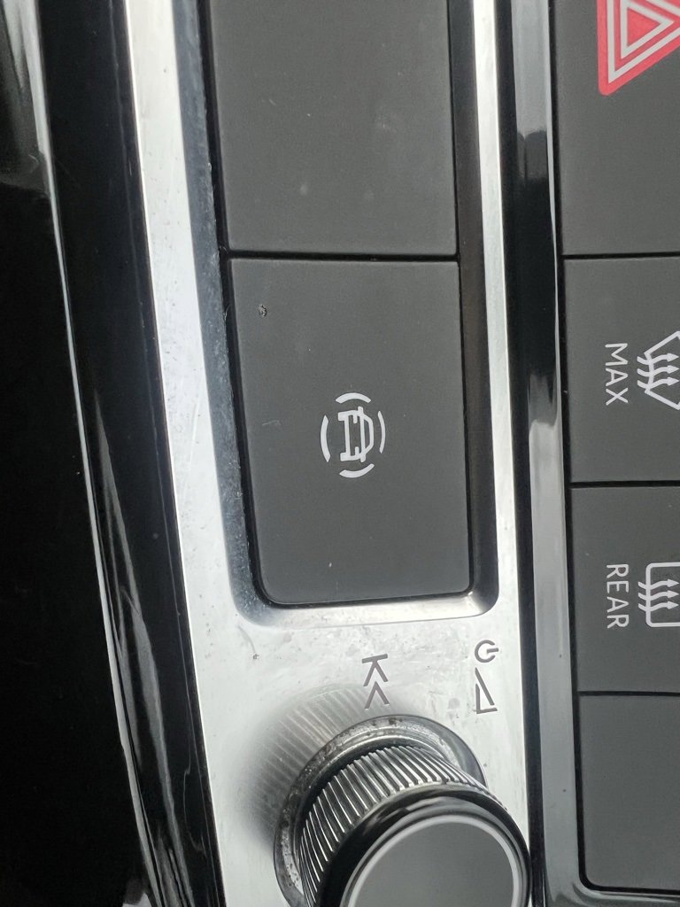 Used 2022 Audi Q8 Premium Plus w/ Premium Plus Package image 43