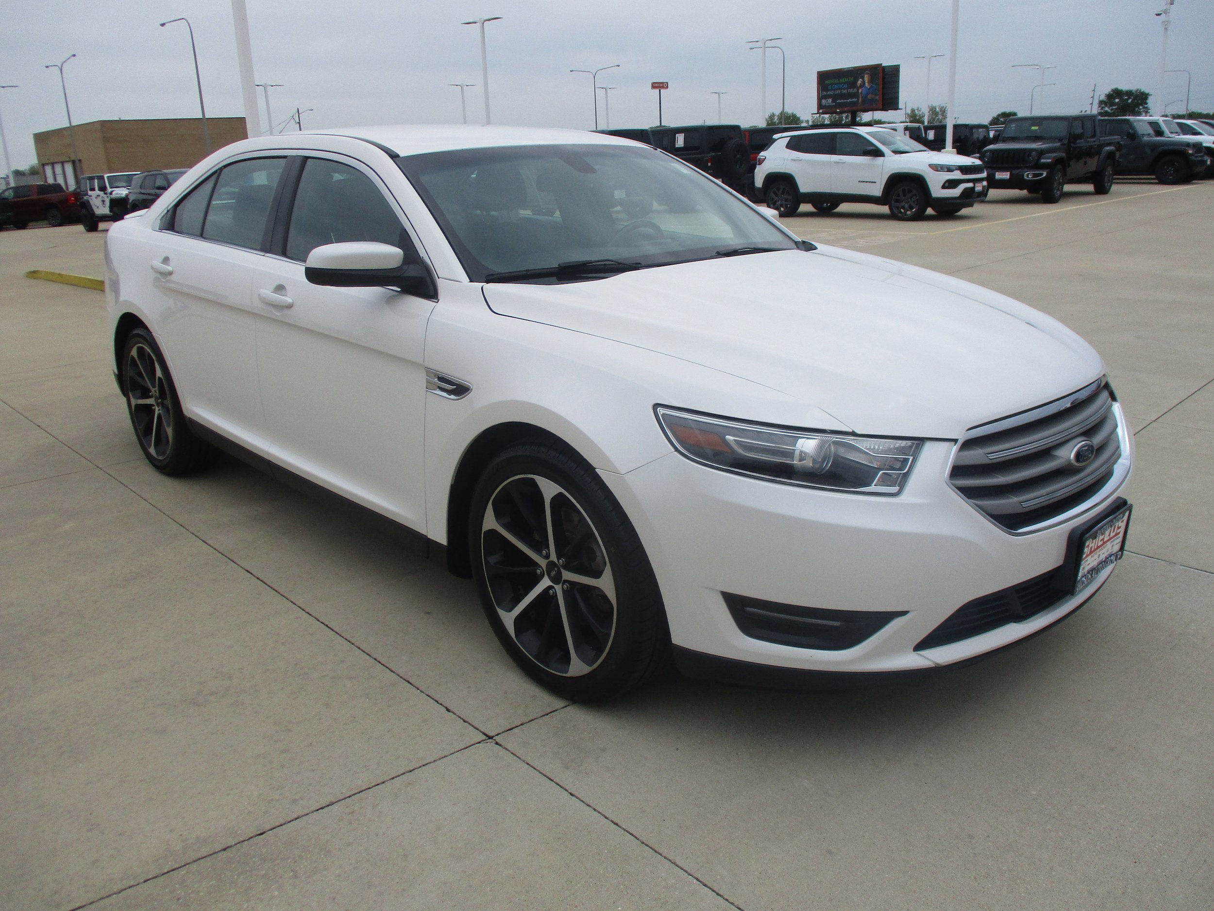 Used 2016 Ford Taurus SEL w/ Equipment Group 201A FWD image 7
