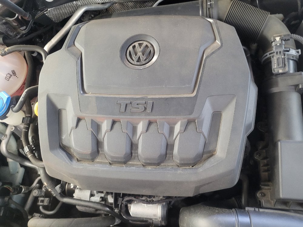 Used 2018 Volkswagen Passat 2.0T SE FWD image 30