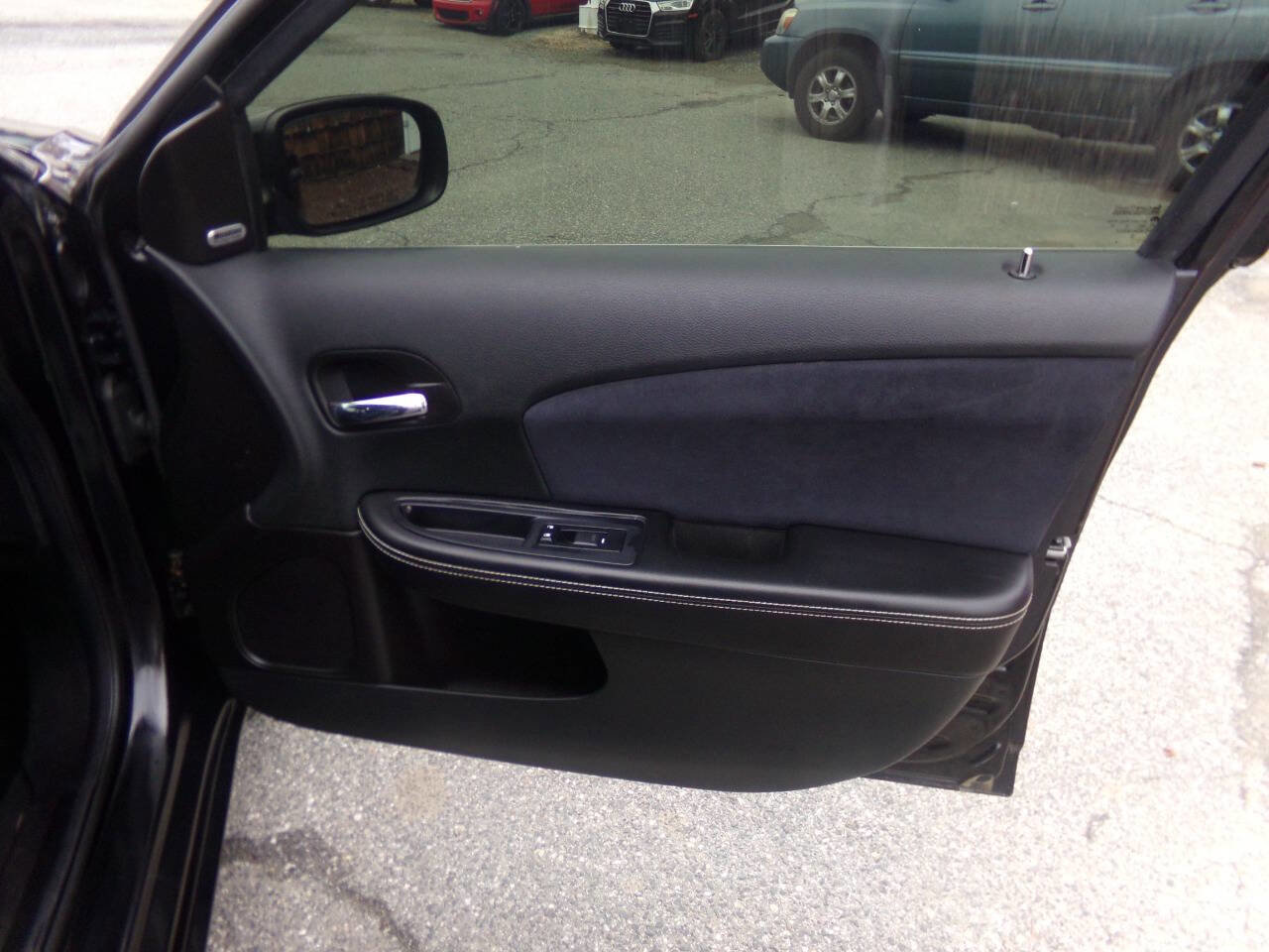 Used 2014 Chrysler 200 Limited w/ Sun/Sound Group FWD image 32