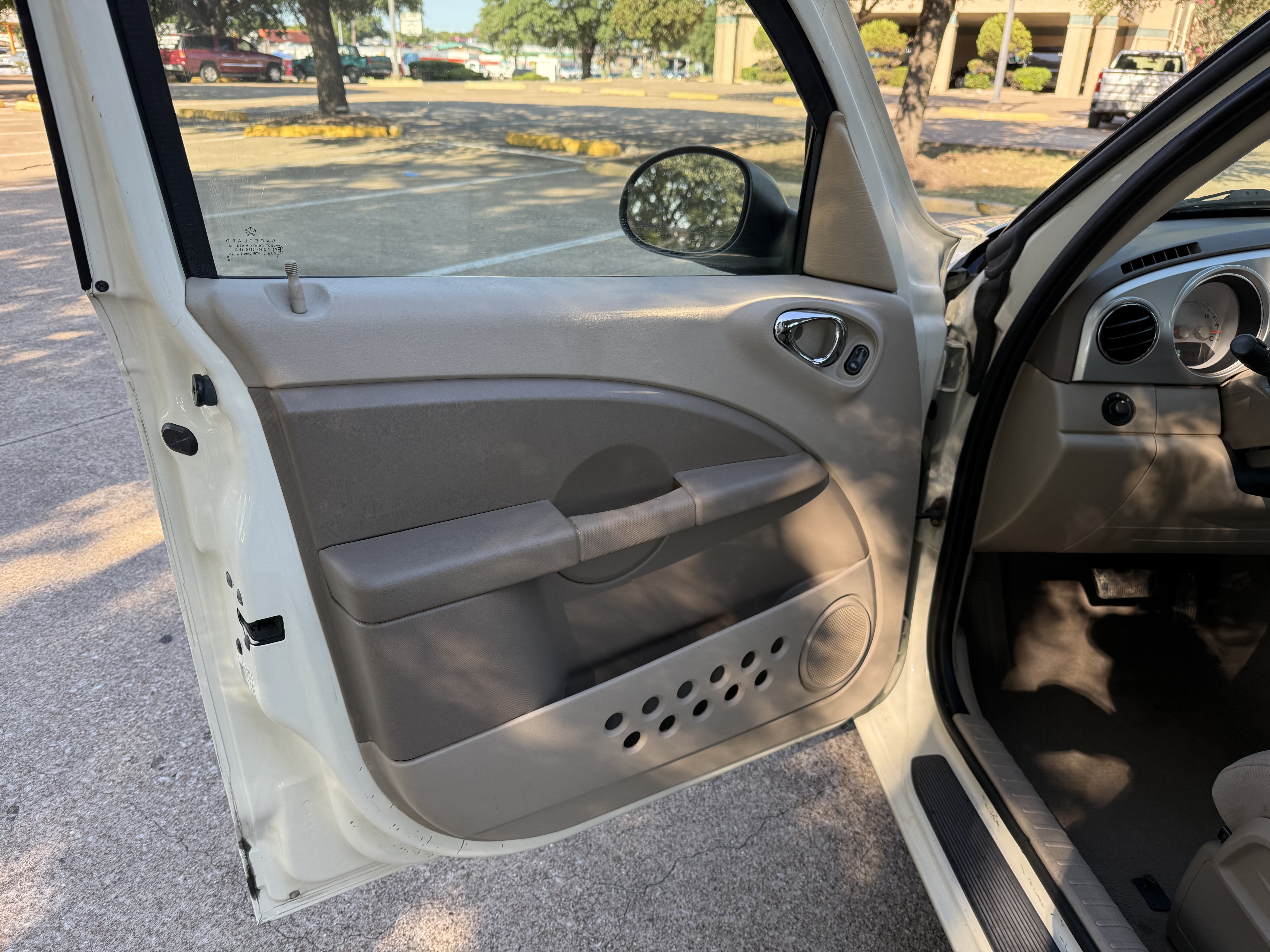 Used 2006 Chrysler PT Cruiser Touring FWD image 17