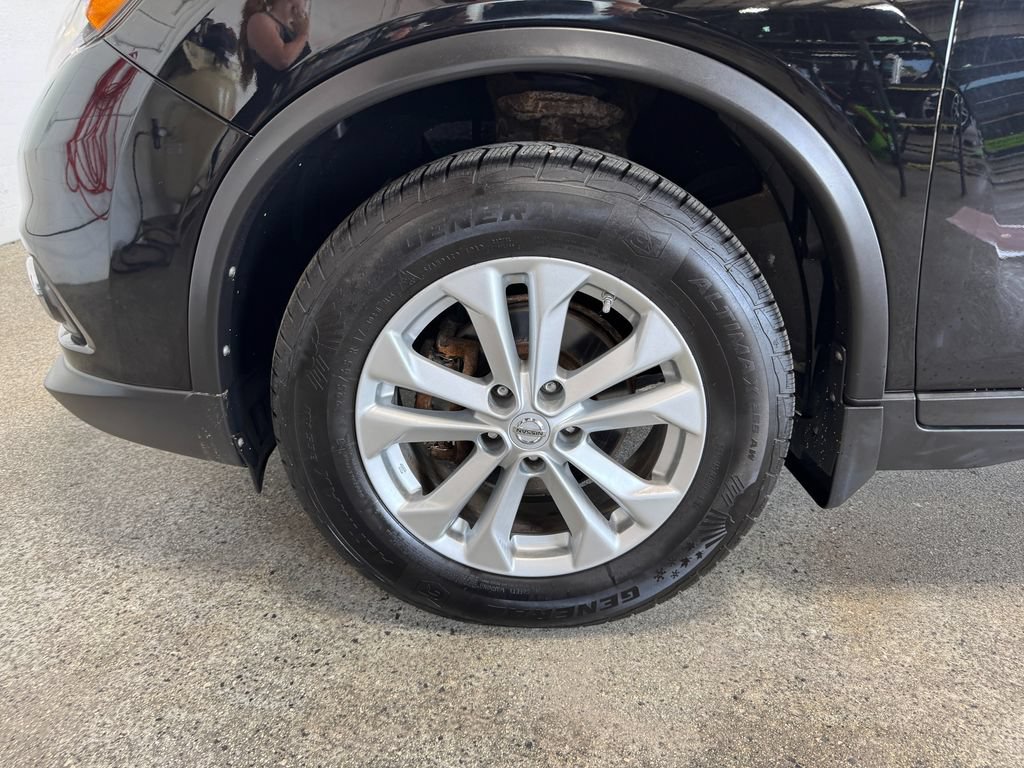 Used 2014 Nissan Rogue SV AWD/4WD image 26