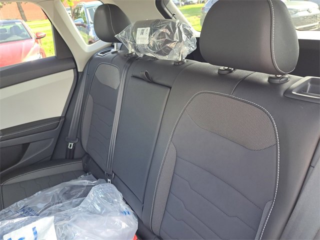 New 2025 Volkswagen Taos SE image 23