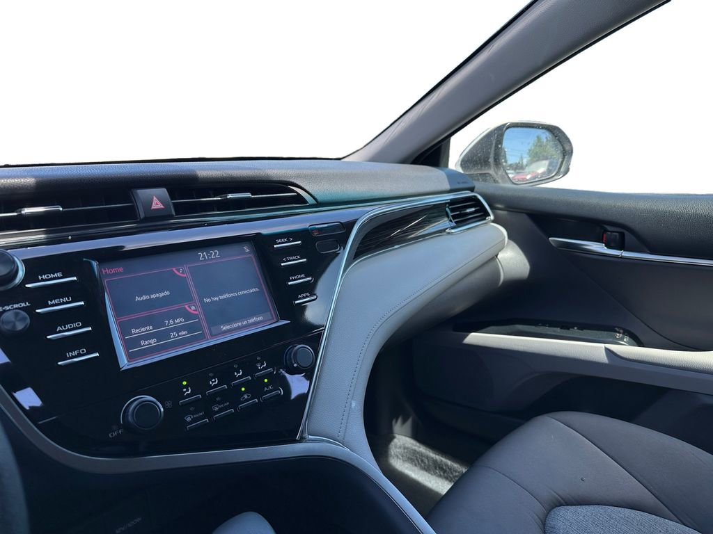 Used 2018 Toyota Camry LE FWD image 18