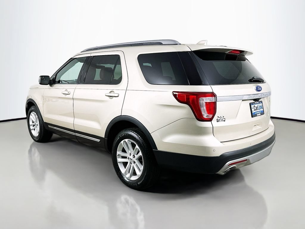 Used 2017 Ford Explorer XLT FWD image 5