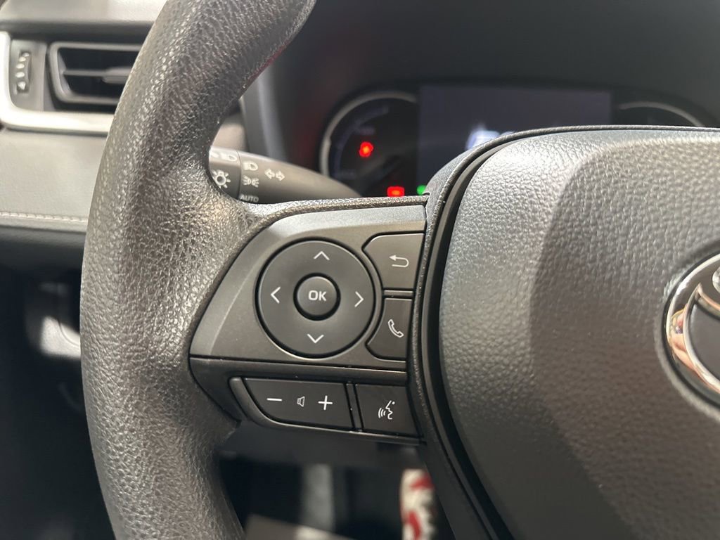 Used 2025 Toyota RAV4 XLE image 24