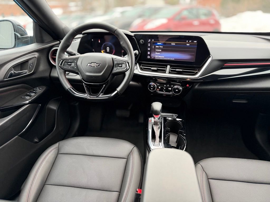 Used 2025 Chevrolet Trax RS w/ Sunroof Package image 10