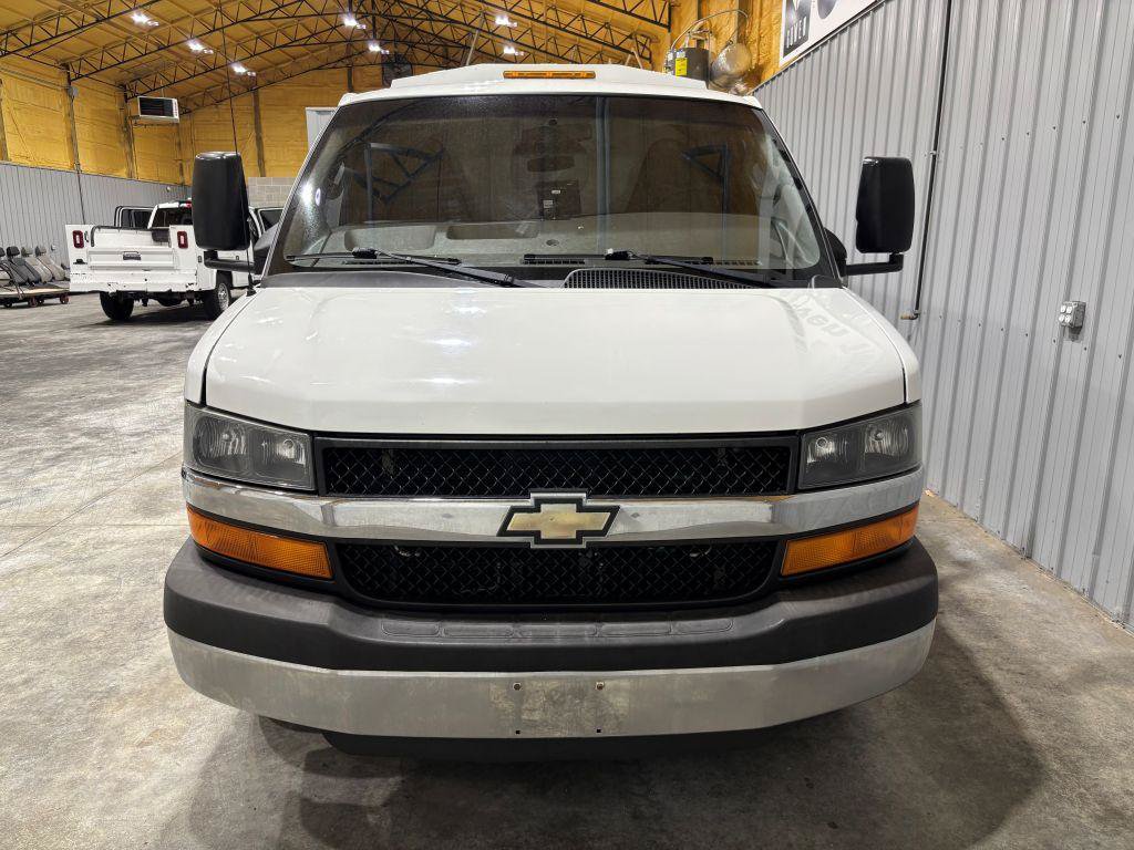 Used 2016 Chevrolet Express 3500 RWD image 7