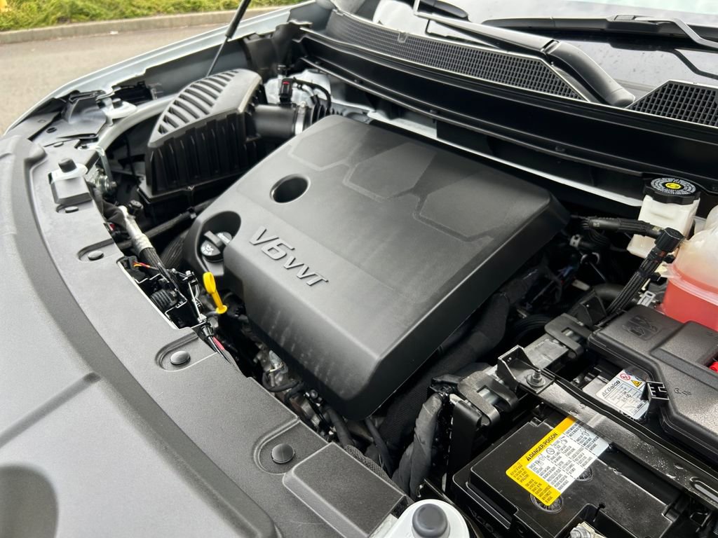 Used 2023 Chevrolet Traverse RS image 31