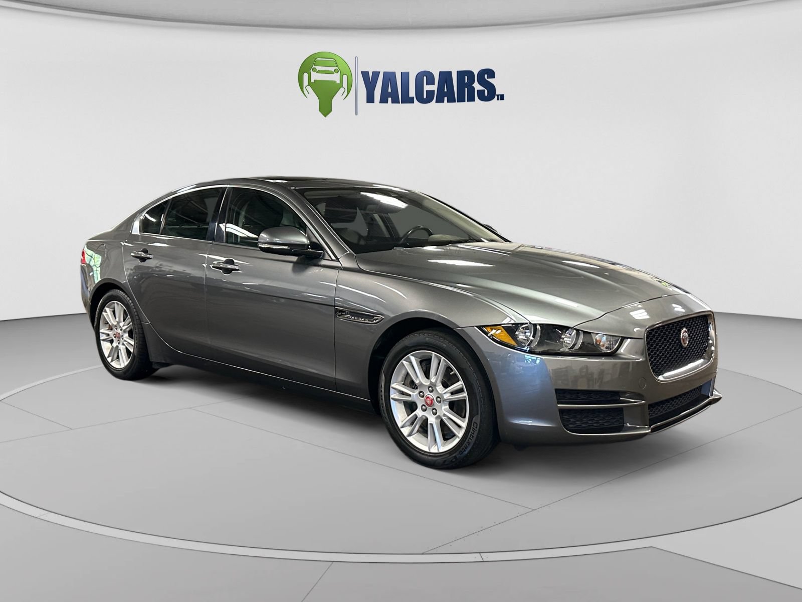 Used 2017 Jaguar XE Premium AWD/4WD image 7