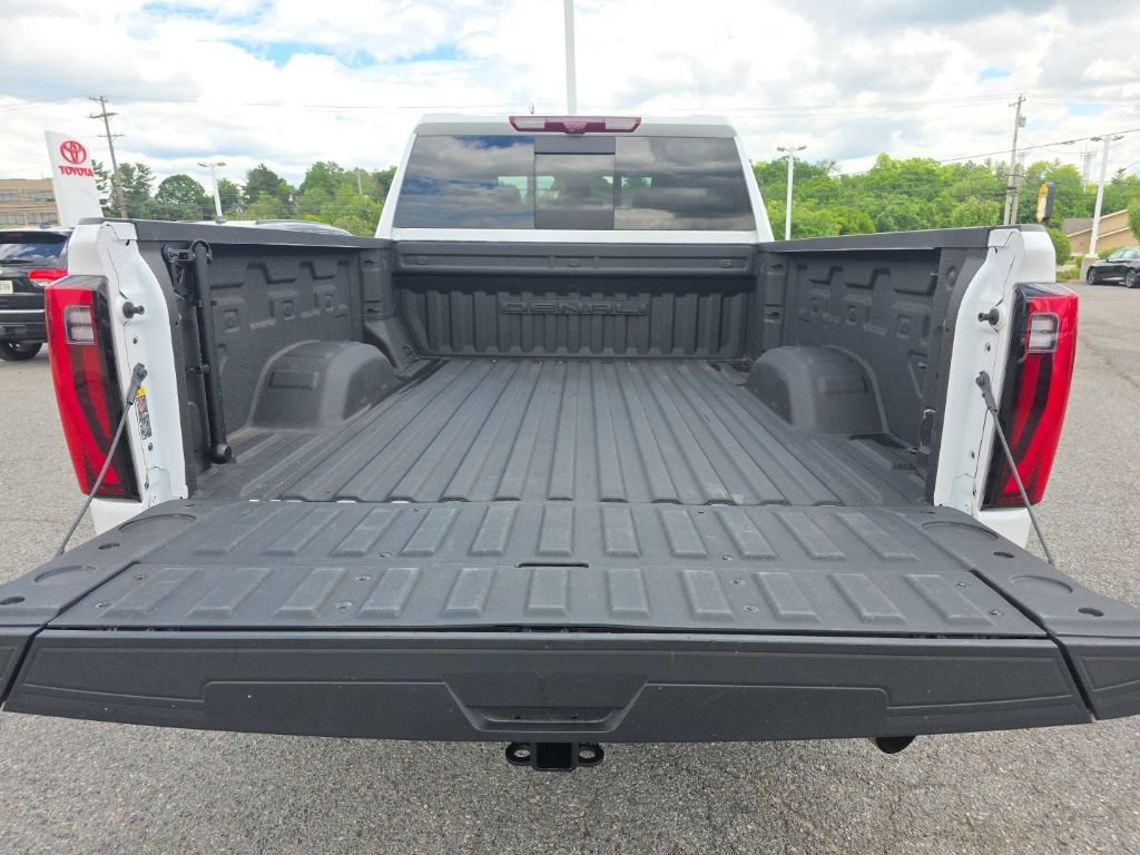 Used 2024 GMC Sierra 2500 Denali Ultimate AWD/4WD image 6