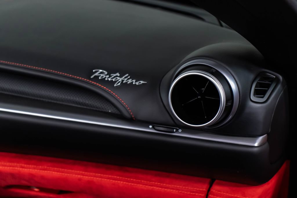 Used 2019 Ferrari Portofino RWD image 51