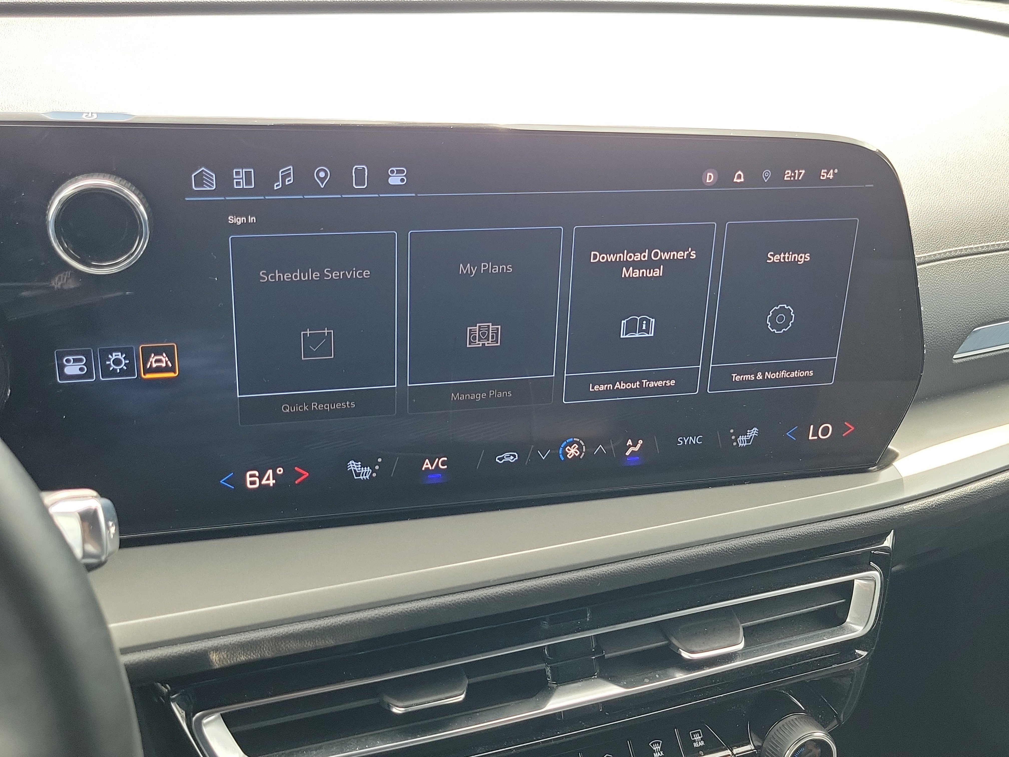 Used 2024 Chevrolet Traverse LT image 28