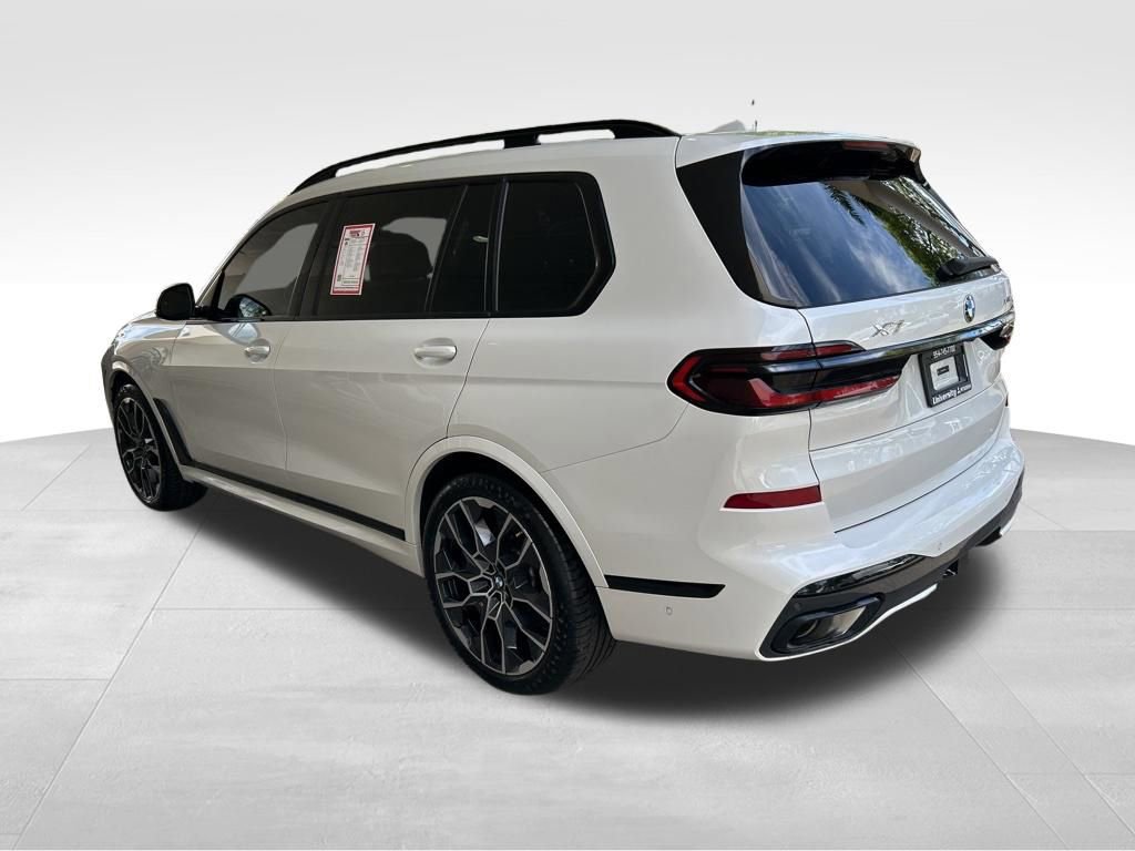 Used 2024 BMW X7 xDrive40i w/ M Sport Package image 4