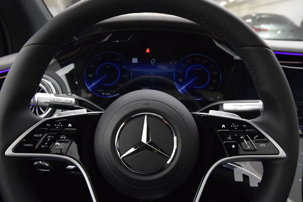 New 2026 Mercedes-Benz EQS 550 4MATIC SUV image 24