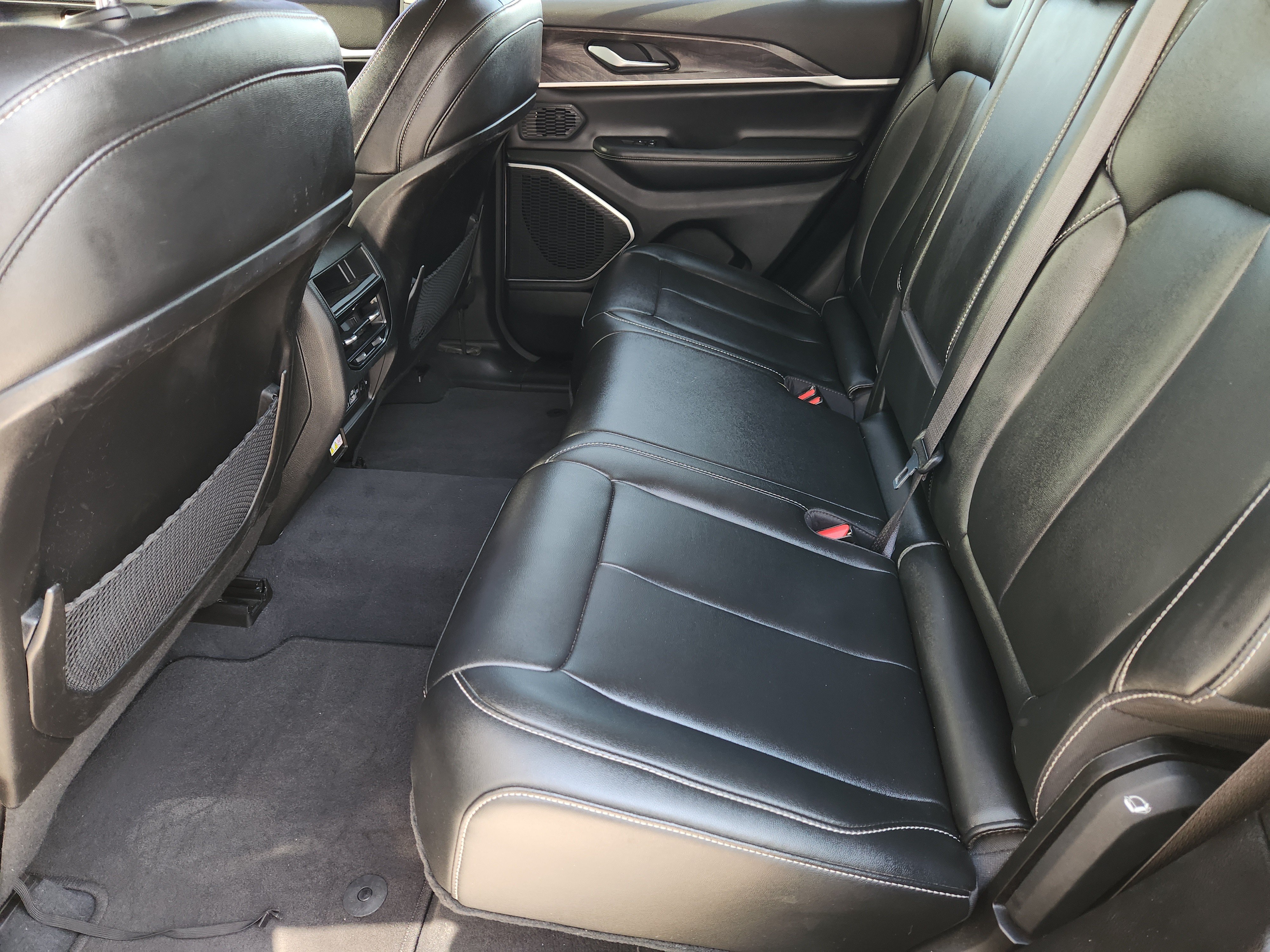 Used 2023 Jeep Grand Cherokee 4WD 4xe image 32