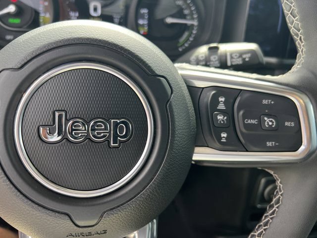 Certified 2025 Jeep Wrangler Unlimited Sahara w/ Safety Group AWD/4WD image 33
