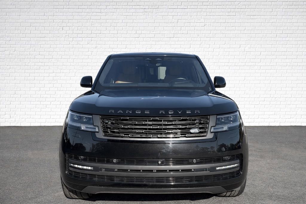 Used 2023 Land Rover Range Rover SE AWD/4WD image 2
