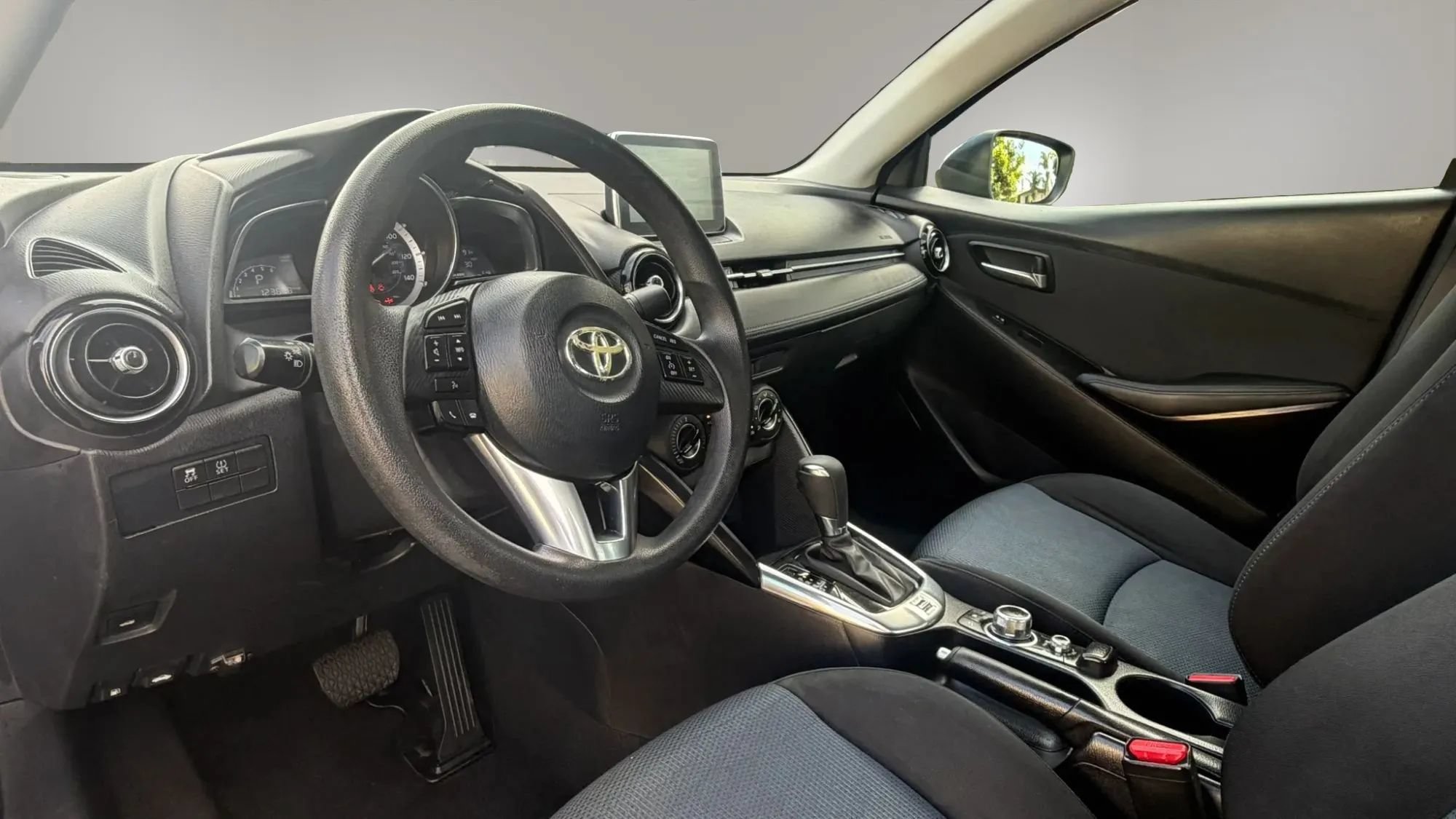 Used 2017 Toyota Yaris iA FWD image 9