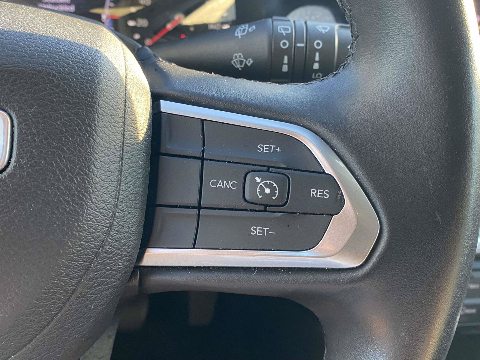 Used 2022 Jeep Compass Latitude AWD/4WD image 32