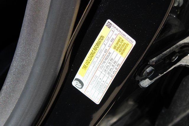 Certified 2024 GMC Terrain SLT image 30