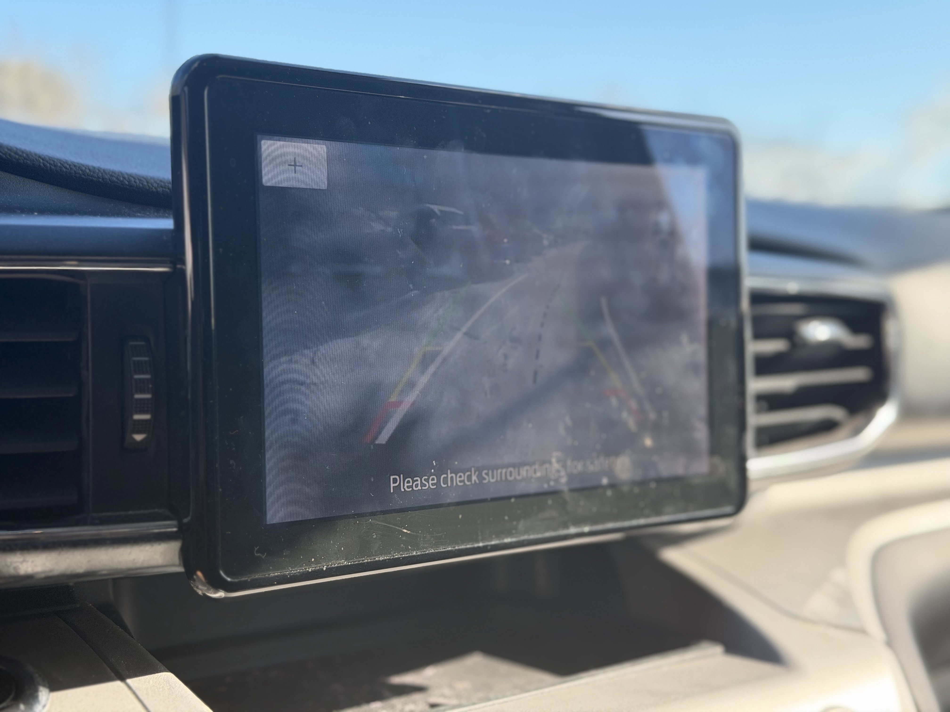 Used 2021 Ford Explorer XLT w/ Equipment Group 202A image 4