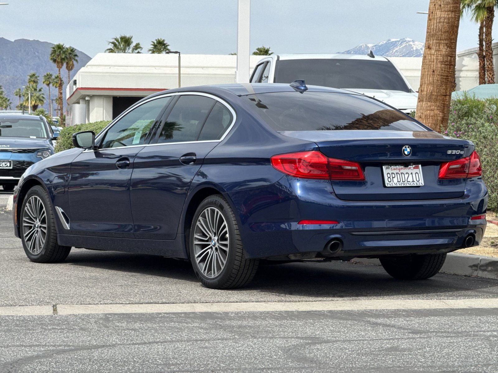 Used 2020 BMW 530e w/ Premium Package image 5