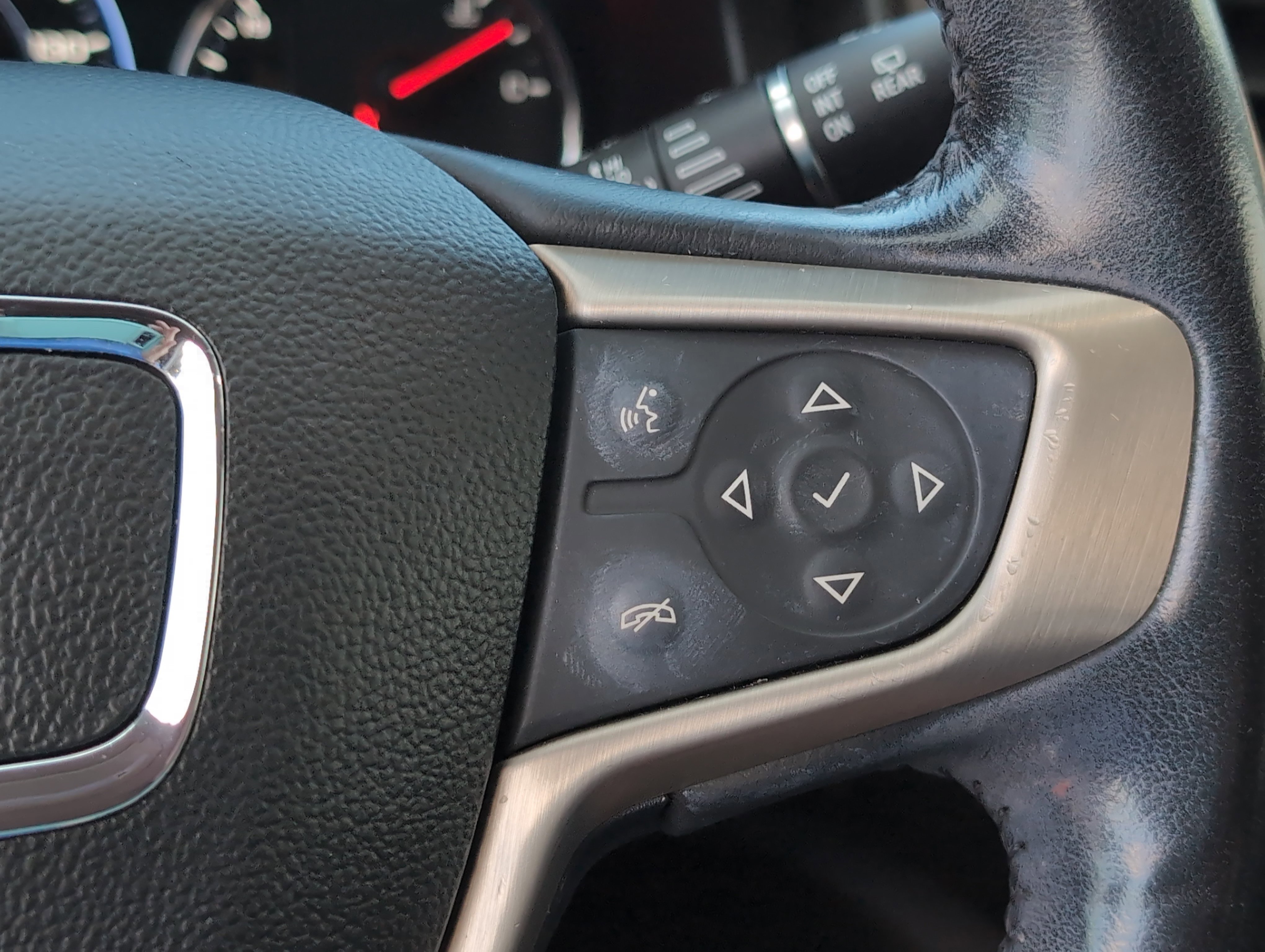 Used 2020 GMC Acadia Denali w/ LPO, Floor Liner Package image 23